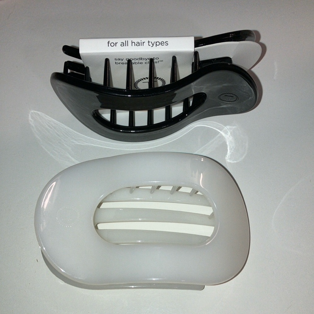 Black and White Flat Claw Clip Set